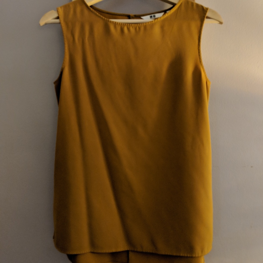 Uniqlo Short Sleeve Boat Neck Blouse